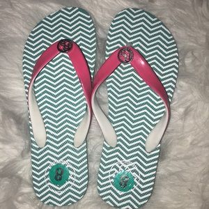 NWOT BCBGENERATION FLIP FLOPS.